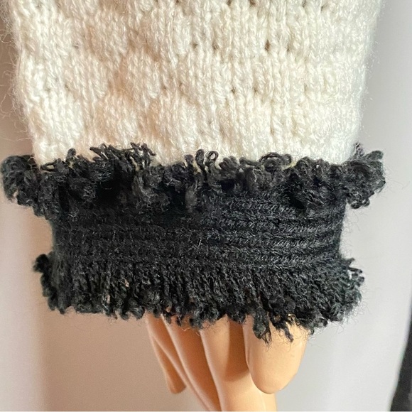 Elegant Black and White Women's cardigan/Sweater Size M w/Tiny Discreet Sparkles - Picture 4 of 16